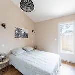 Renovee, Prázdninový dům